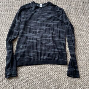 Athleta XL 14 Black and Gray Camouflage tech shirt girls own your power